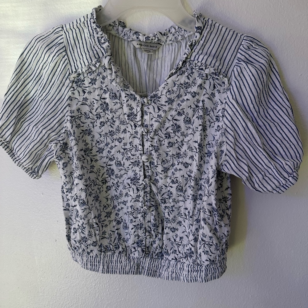 American Eagle crop top